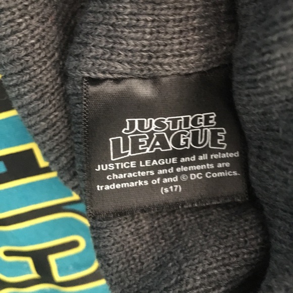Justice League T-Shirt and Beanie Combo M, L, XL Gray Blue - Picture 3 of 4